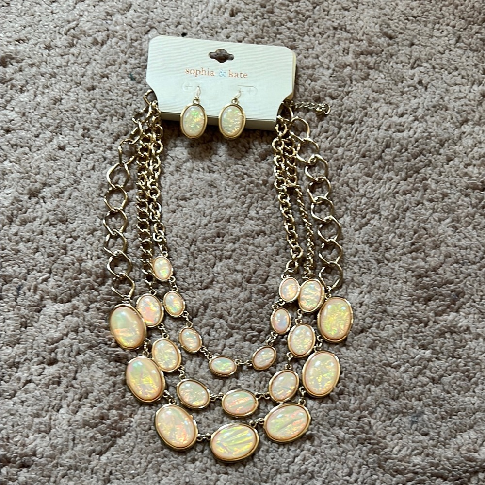 Gold and Cream Necklace Set